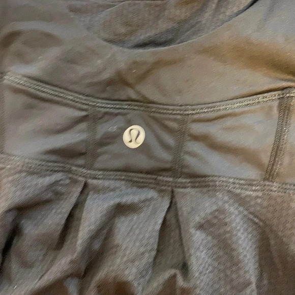 Lululemon Elevate Black Tank Sz 8 - Picture 6 of 8